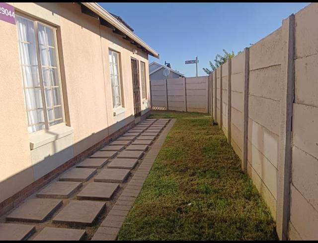 3 BEDROOM HOUSE FOR SALE IN SKY CITY